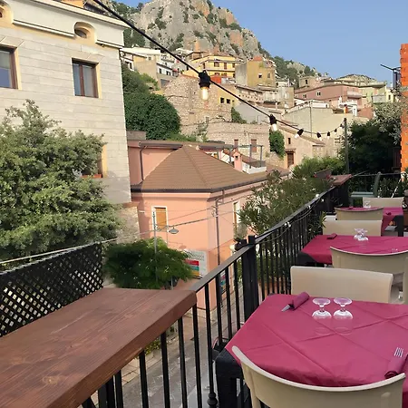 בית הארחה Drommire In Plassa E Clesia באוני