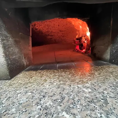 Drommire In Plassa E Clesia