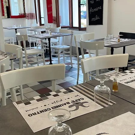 Drommire In Plassa E Clesia Guest house