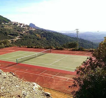 Drommire In Plassa E Clesia Guest house