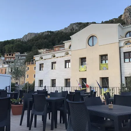 Guest house Drommire In Plassa E Clesia *