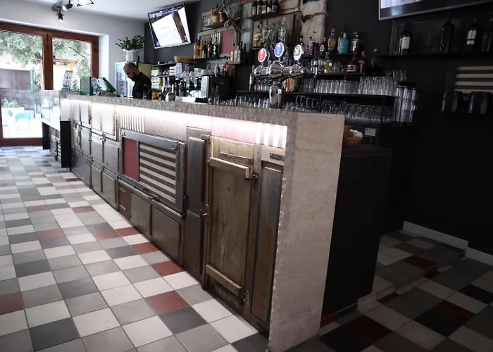 Drommire In Plassa E Clesia Pensión 3*